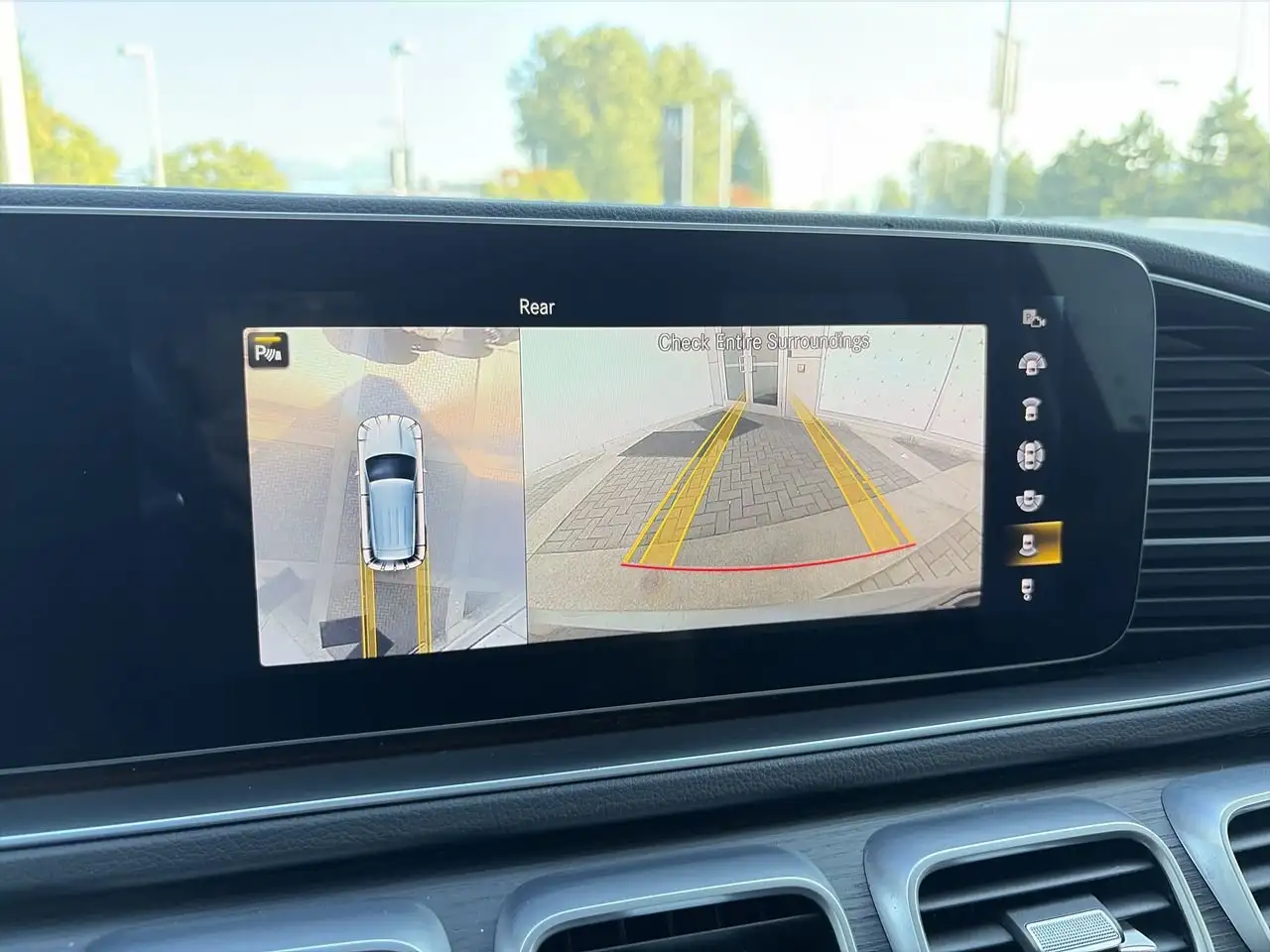 Mercedes-Benz GLE - Image 25