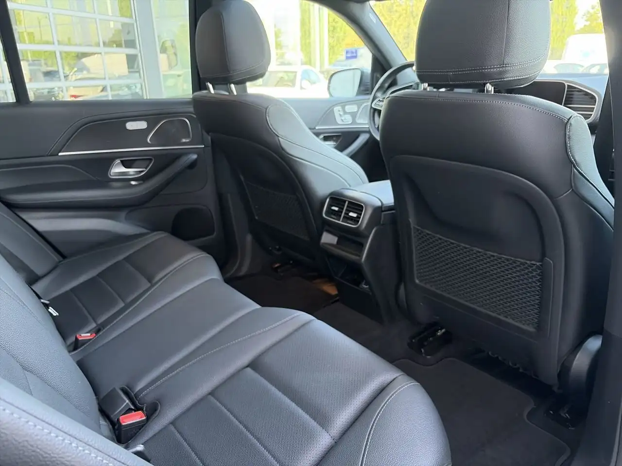Mercedes-Benz GLE - Image 32