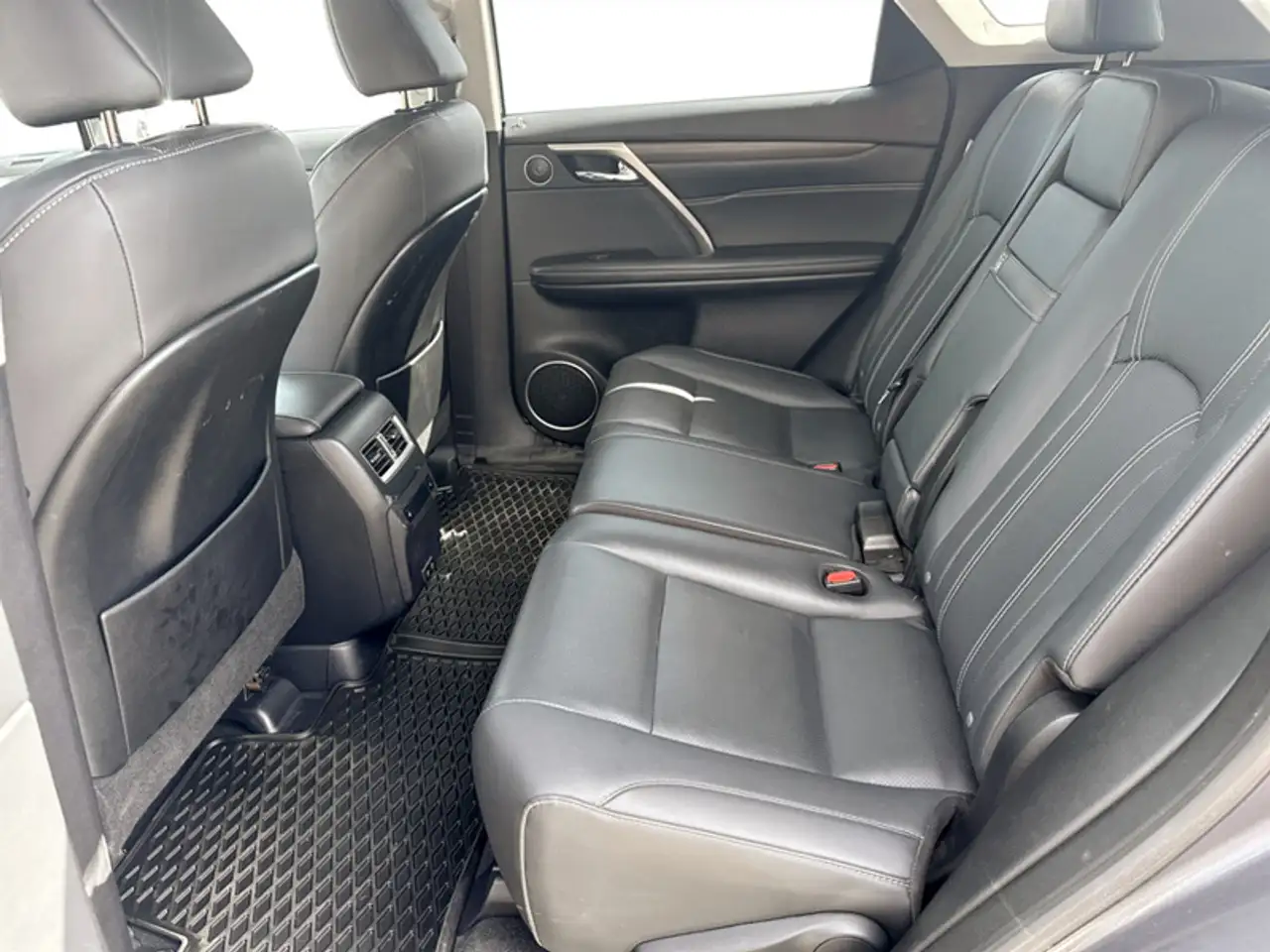 Lexus RX - Image 16