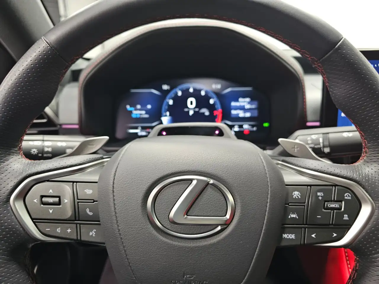Lexus IS 350 - Image 23