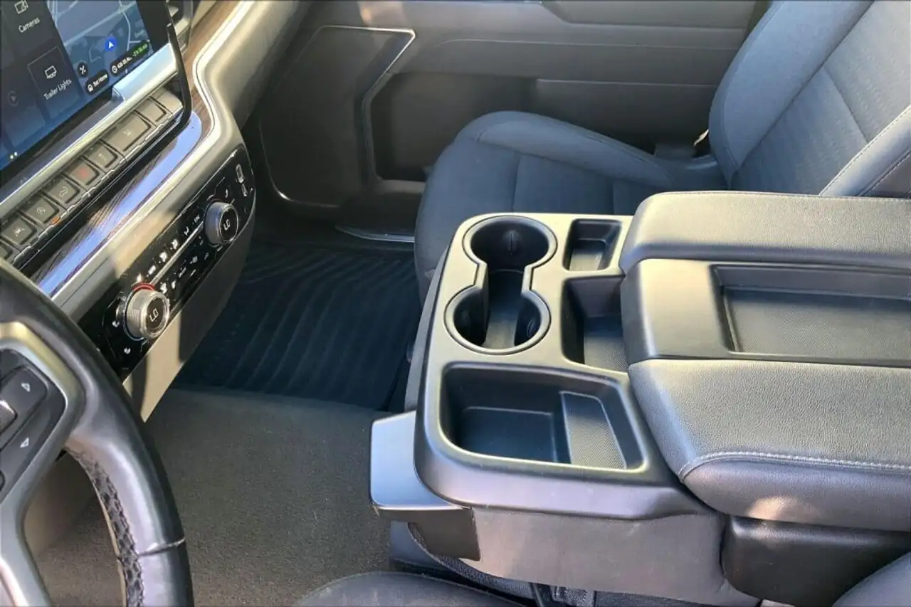 Chevrolet Silverado 1500 - Image 15