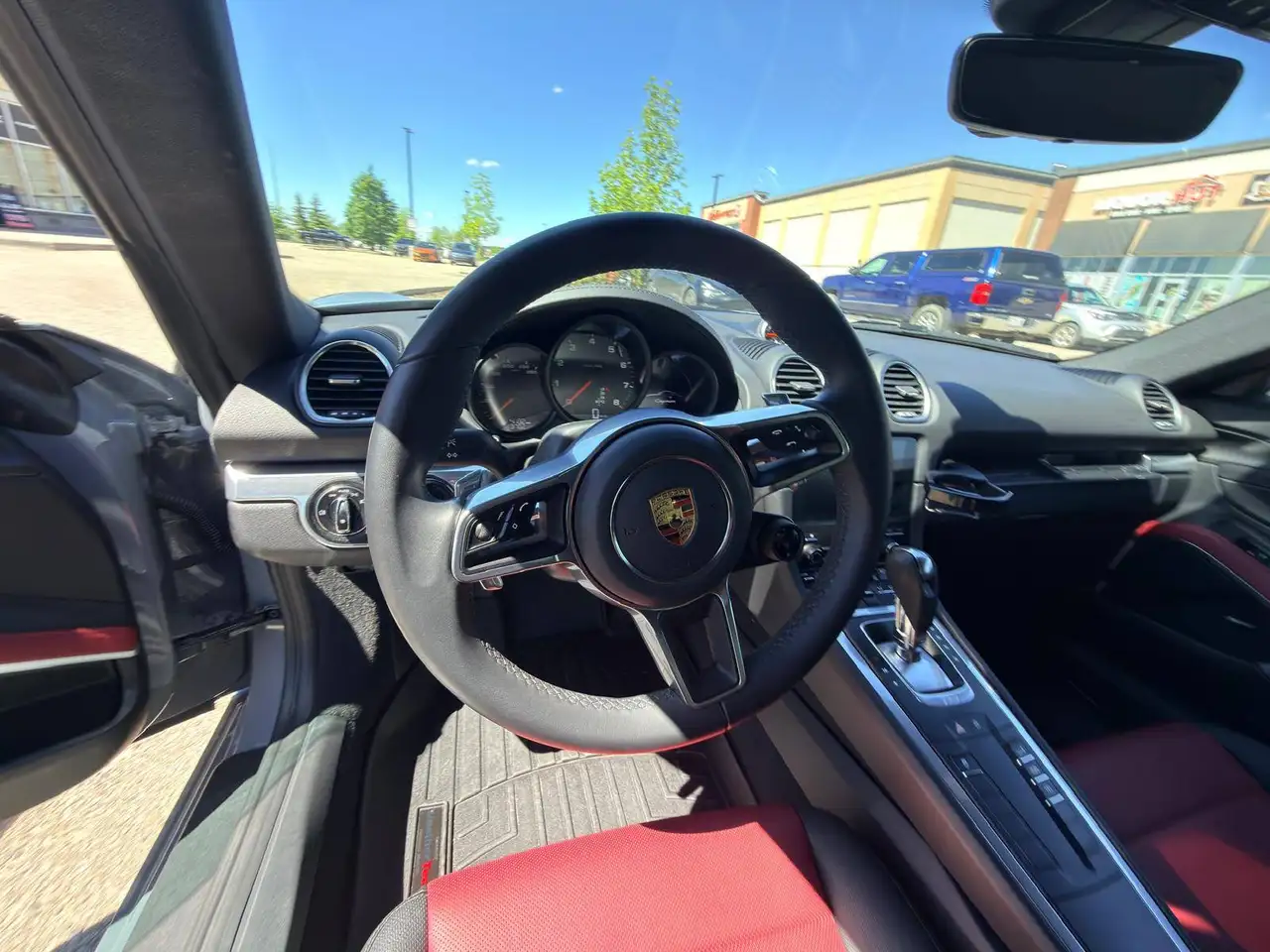 Porsche 718 Cayman - Image 10