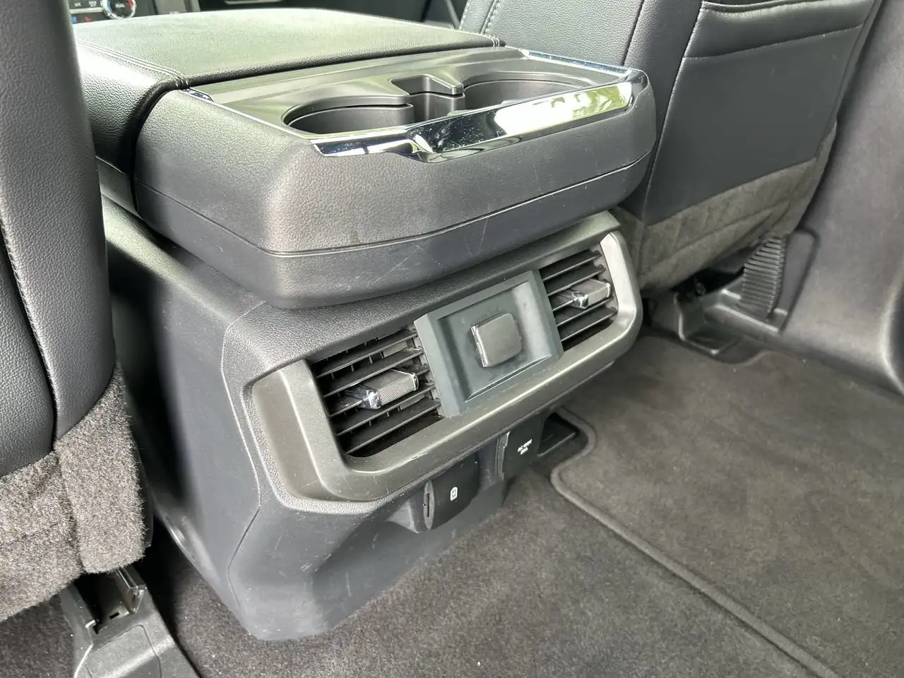 Ford F-150 - Image 18