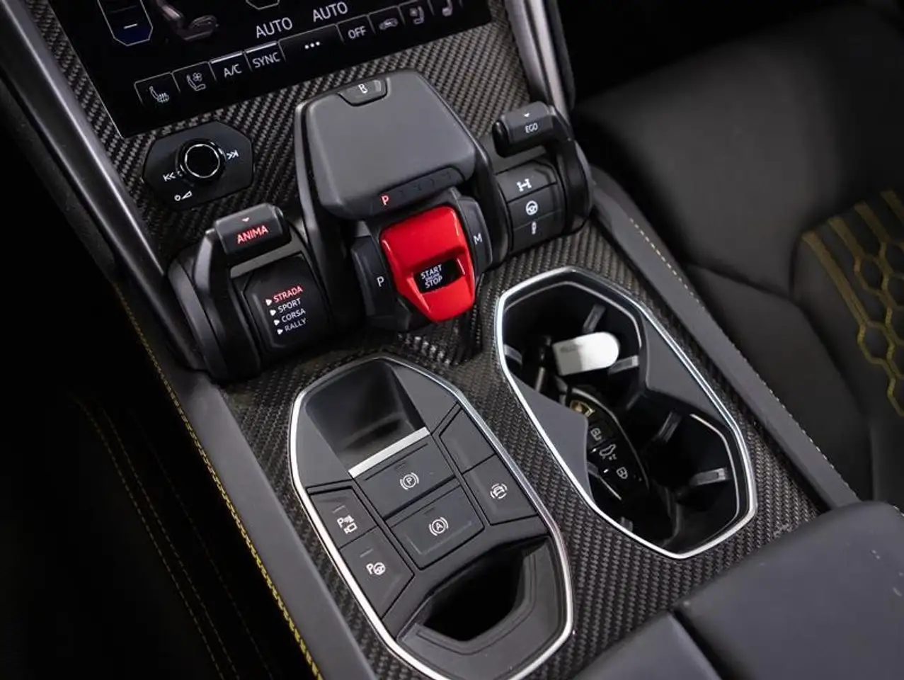 Lamborghini Urus - Image 24