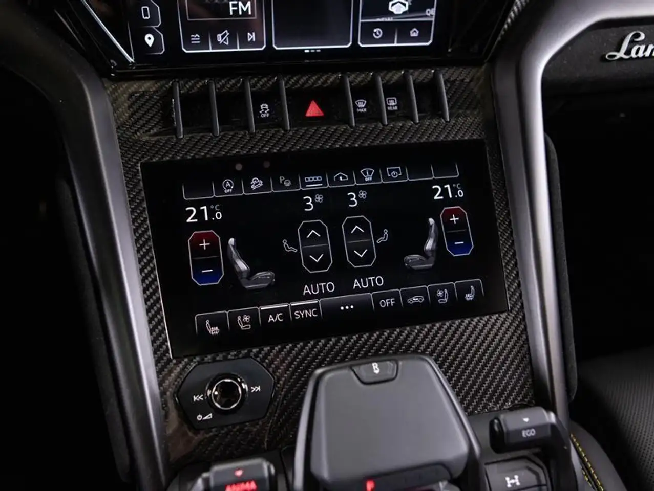 Lamborghini Urus - Image 25