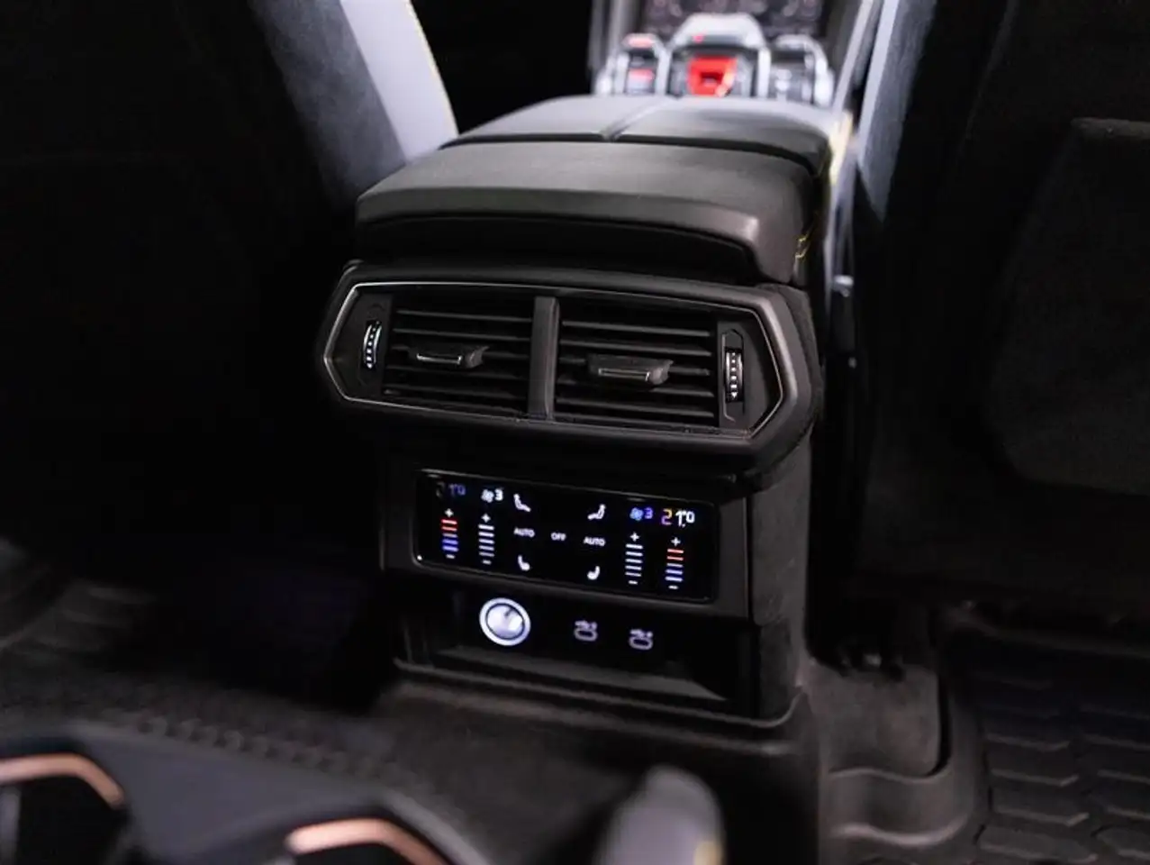 Lamborghini Urus - Image 20