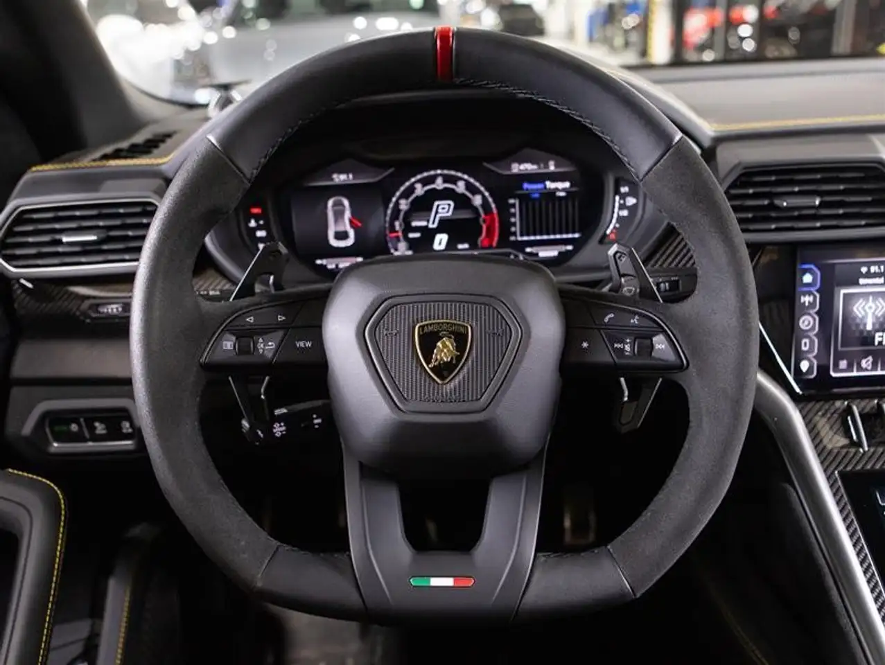 Lamborghini Urus - Image 22