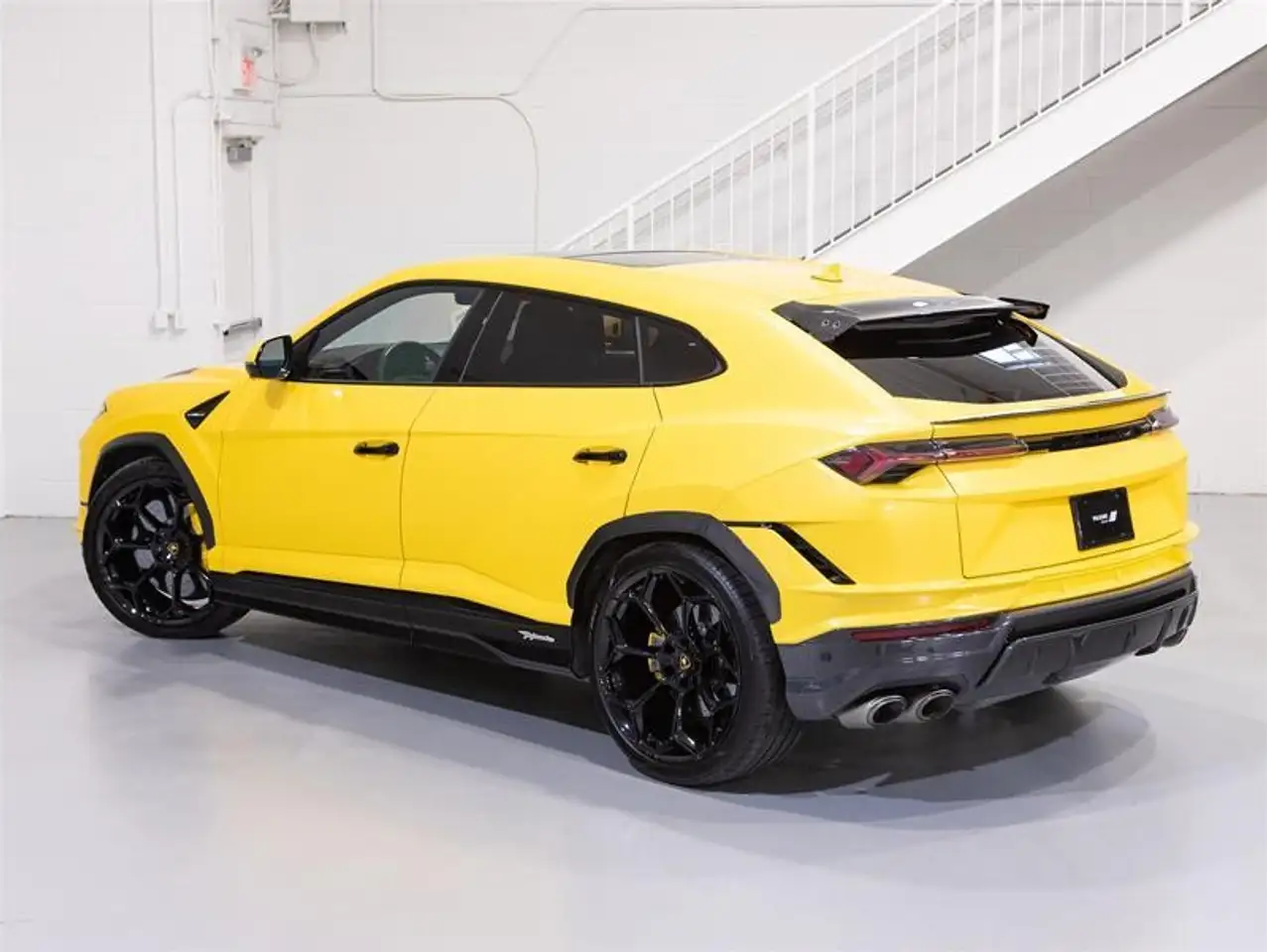 Lamborghini Urus - Image 4
