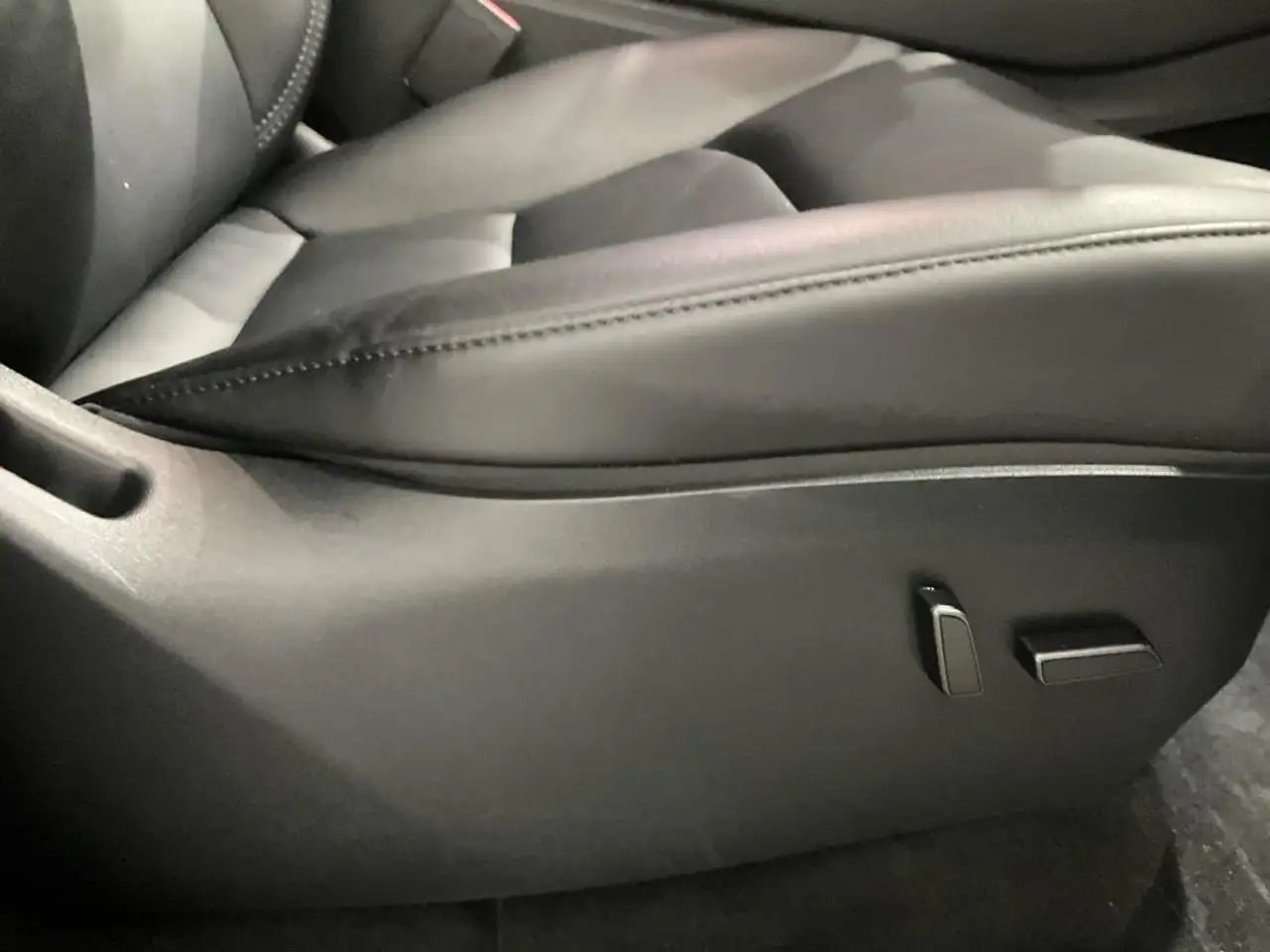 Tesla Model Y - Image 29