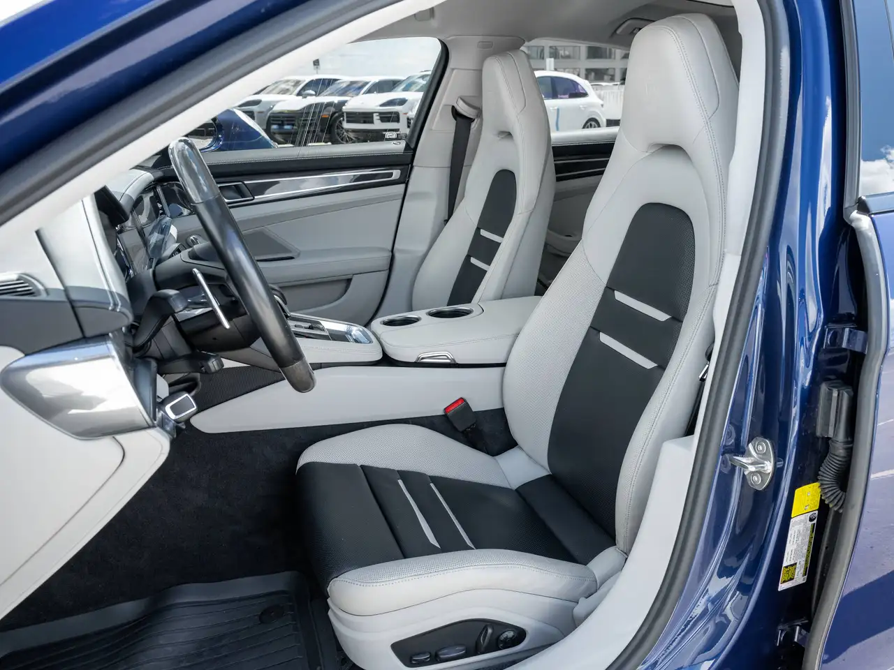 Porsche Panamera - Image 15