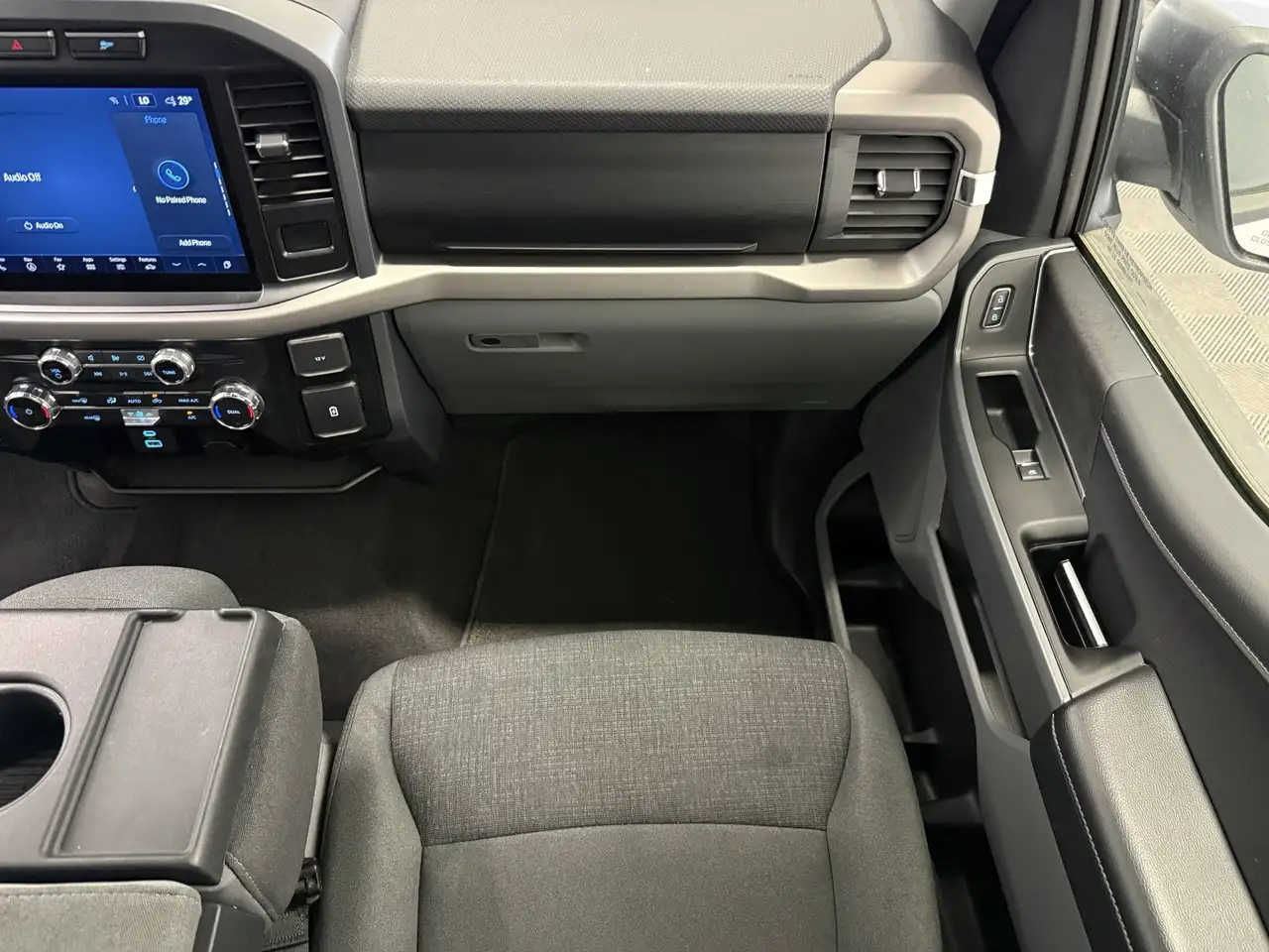 Ford F-150 - Image 36