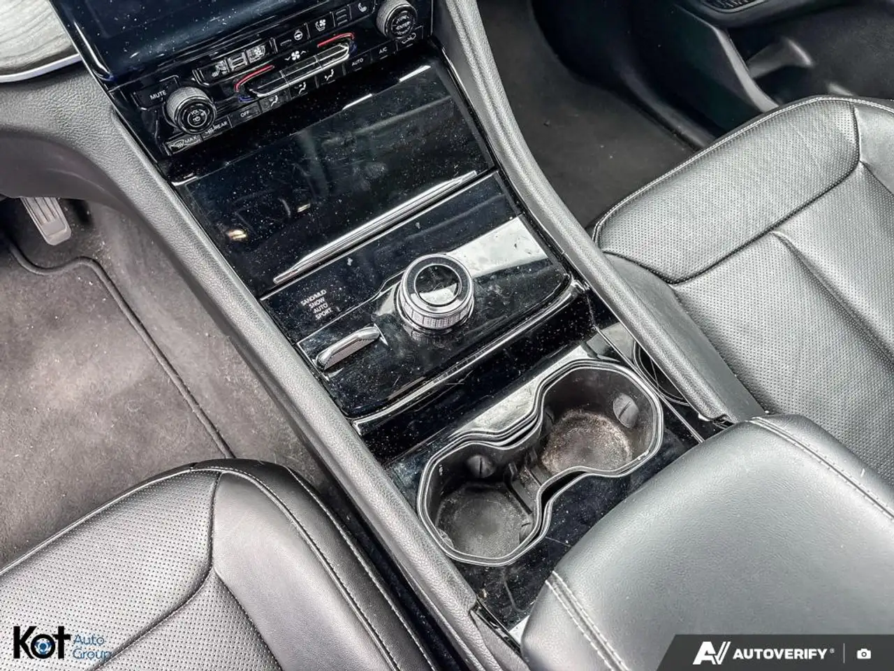 Jeep Grand Cherokee - Image 17