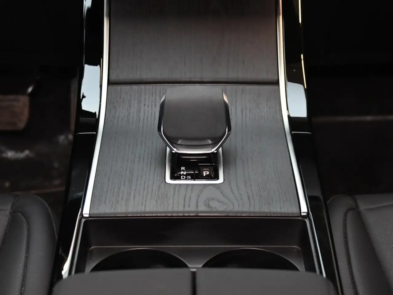 Land Rover Range Rover Evoque - Image 25