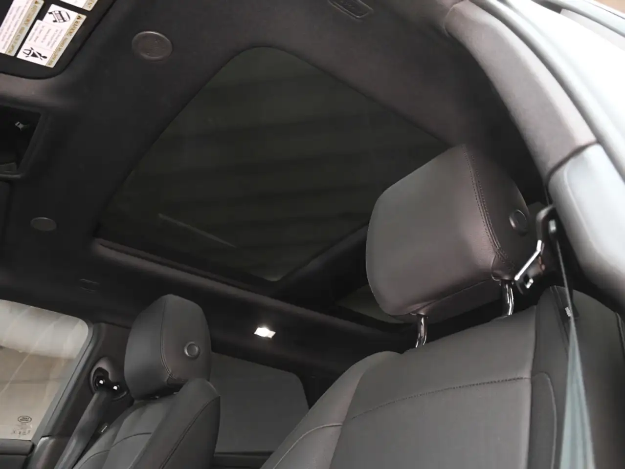 Land Rover Range Rover Evoque - Image 26