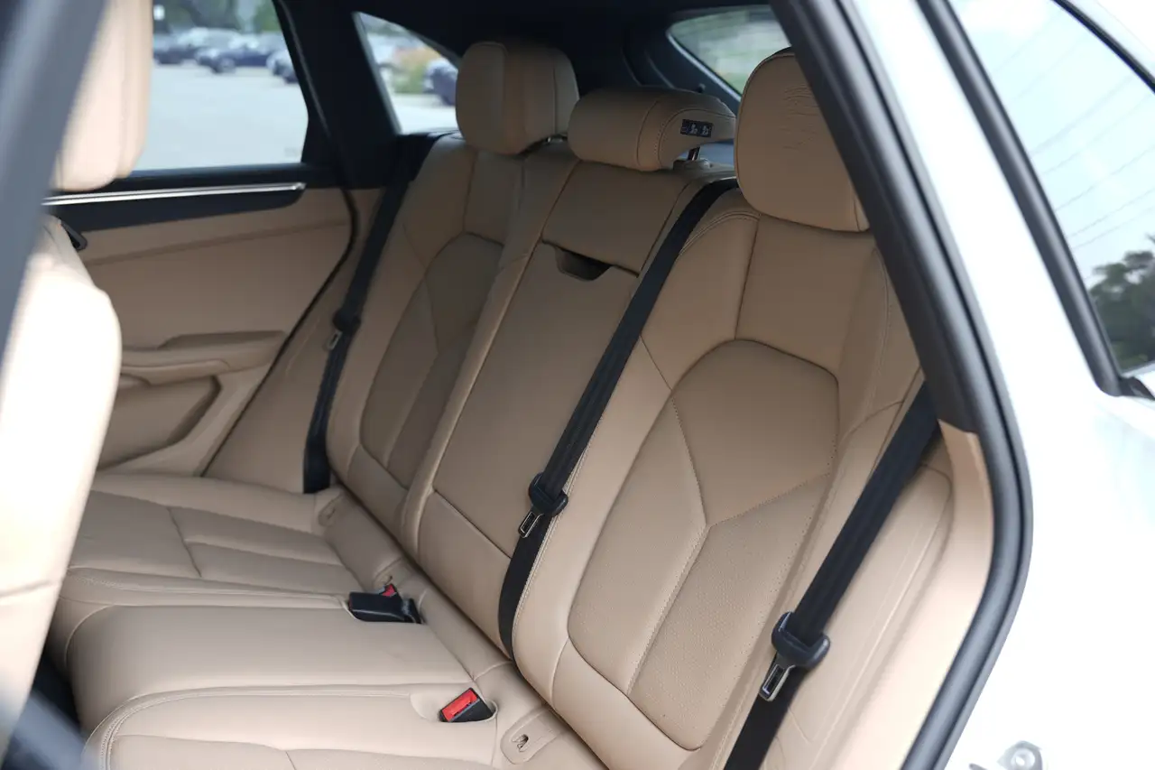 Porsche Macan - Image 8