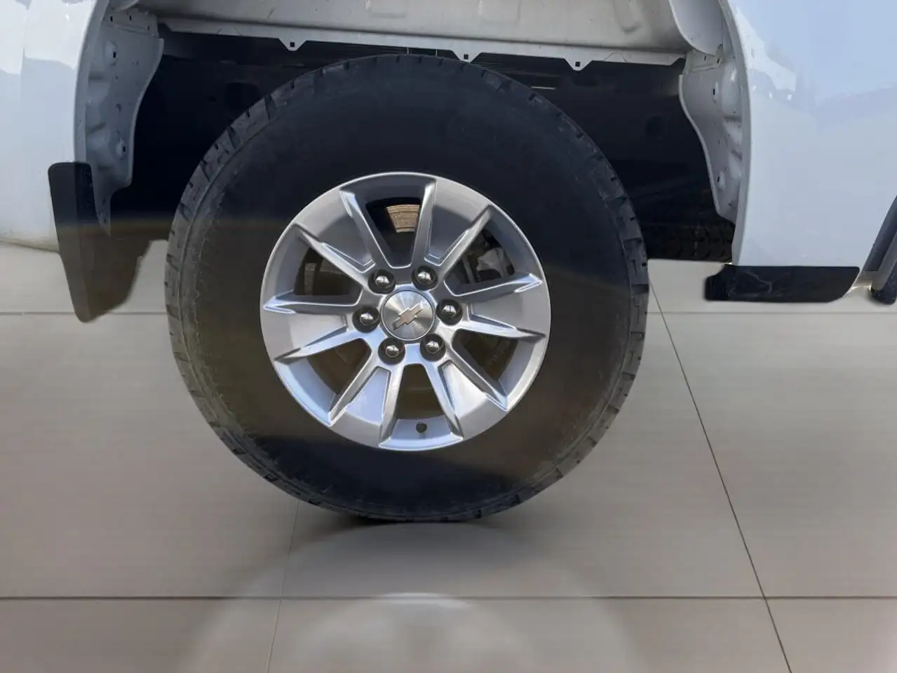Chevrolet Silverado 1500 - Image 7