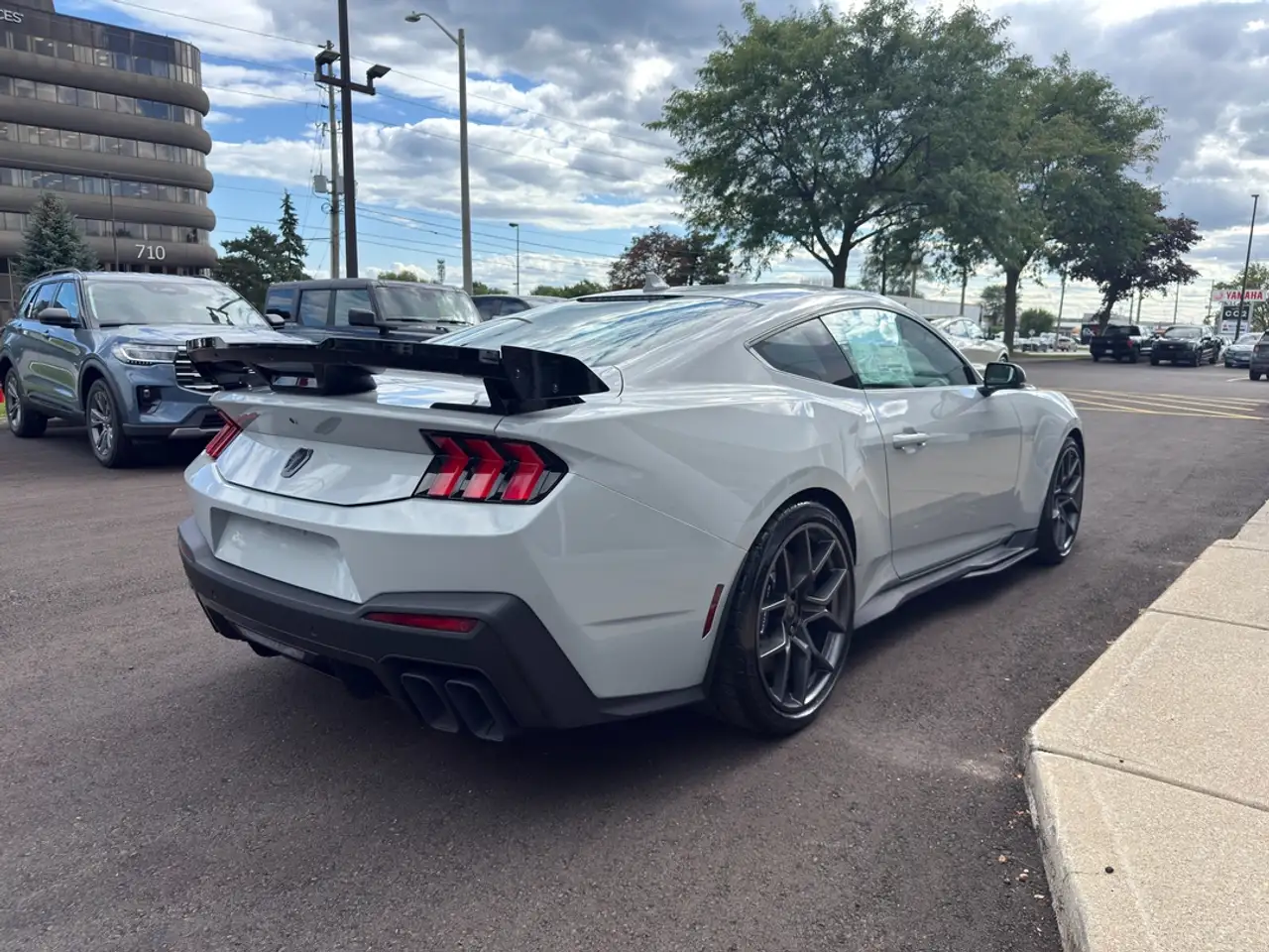 Ford Mustang - Image 6