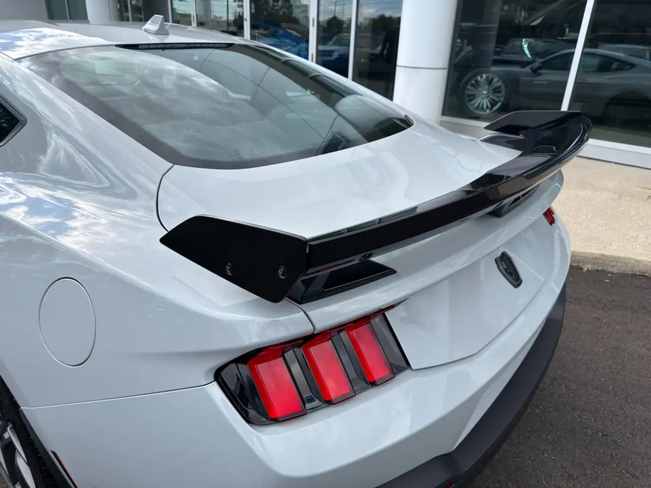 Ford Mustang - Image 13