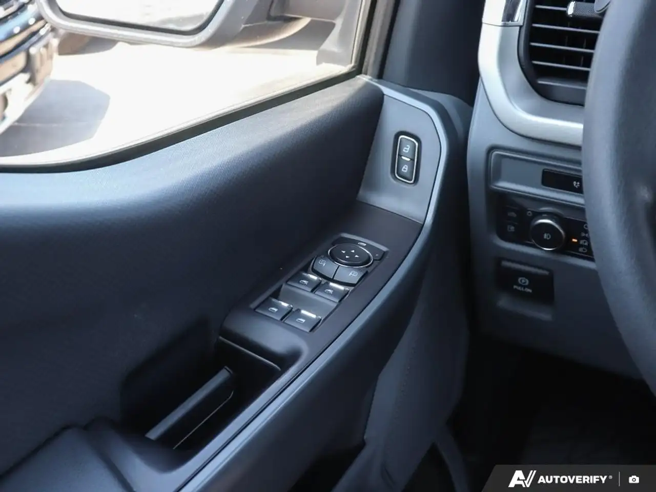 Ford F-150 - Image 17