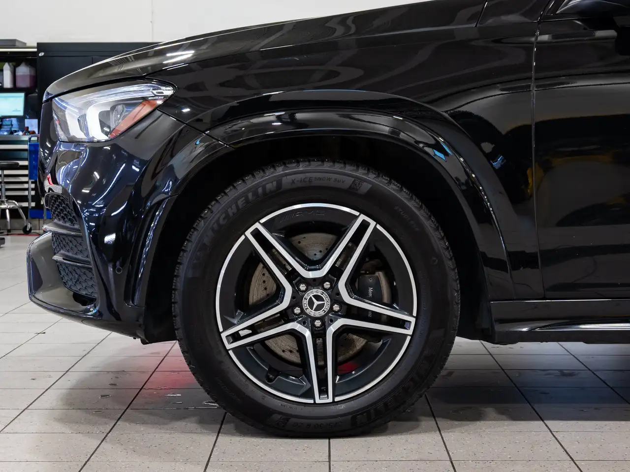 Mercedes-Benz GLE - Image 17