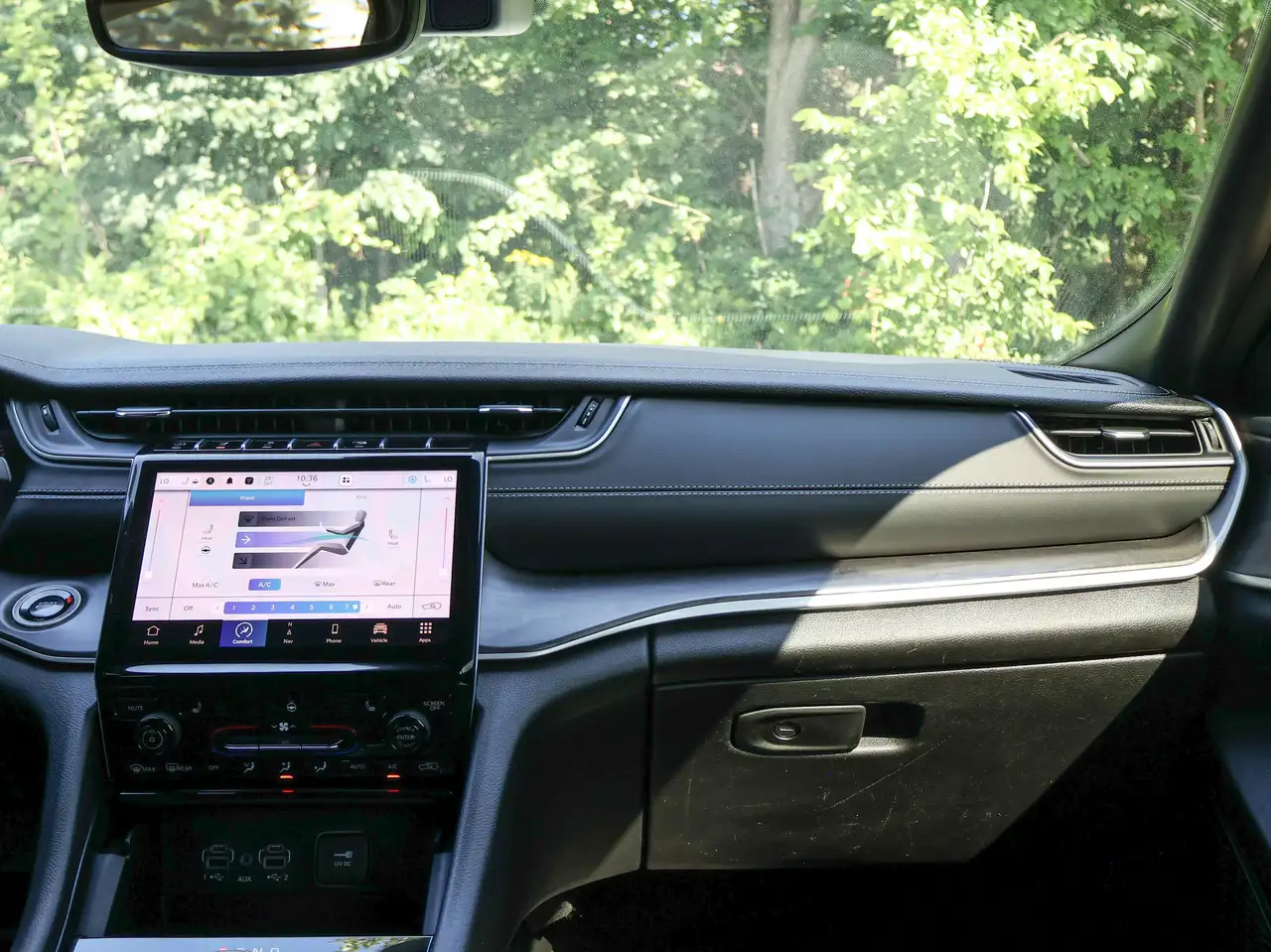 Jeep Grand Cherokee - Image 27