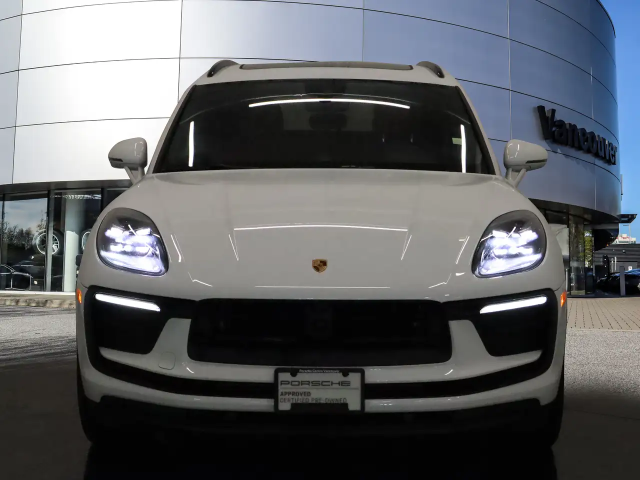 Porsche Macan - Image 12