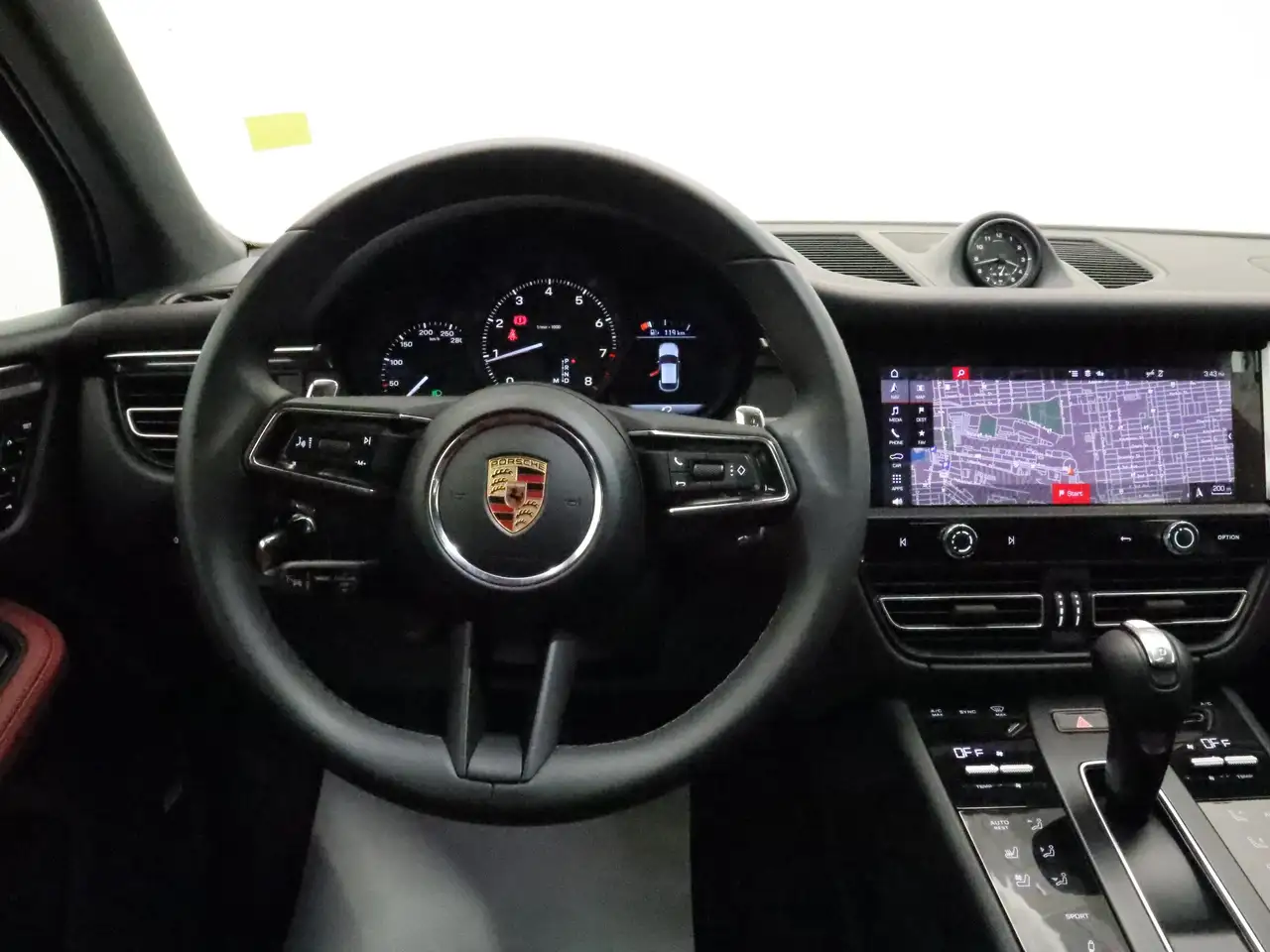 Porsche Macan - Image 17
