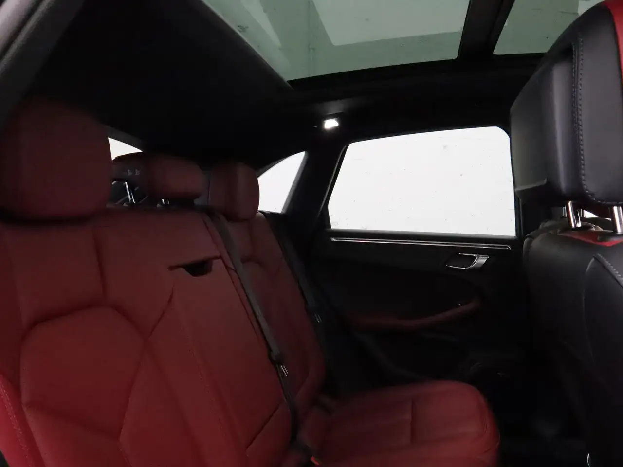 Porsche Macan - Image 26