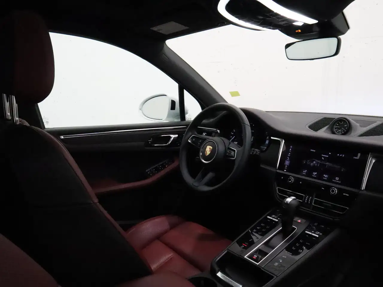 Porsche Macan - Image 24