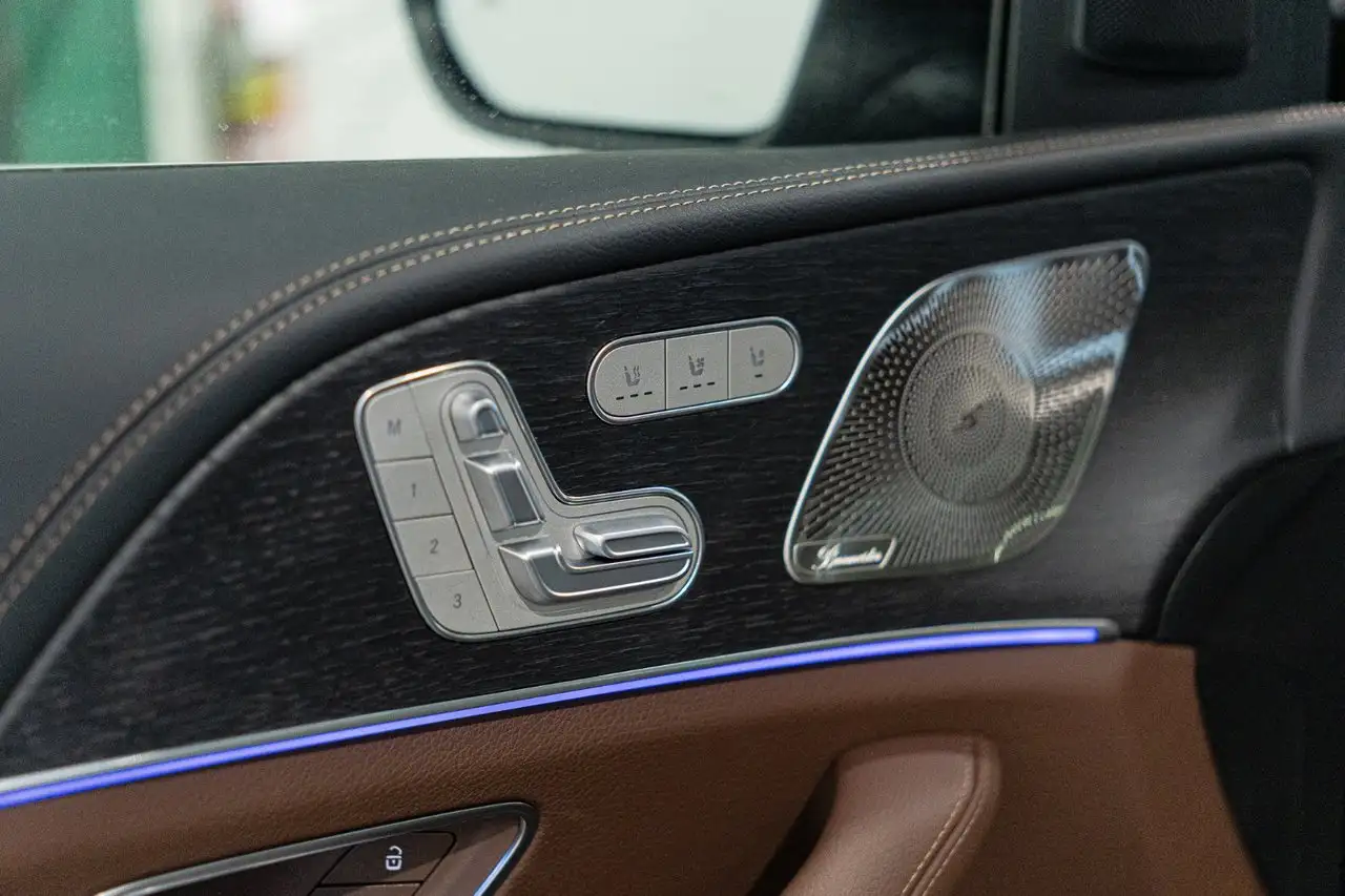 Mercedes-Benz GLE - Image 17
