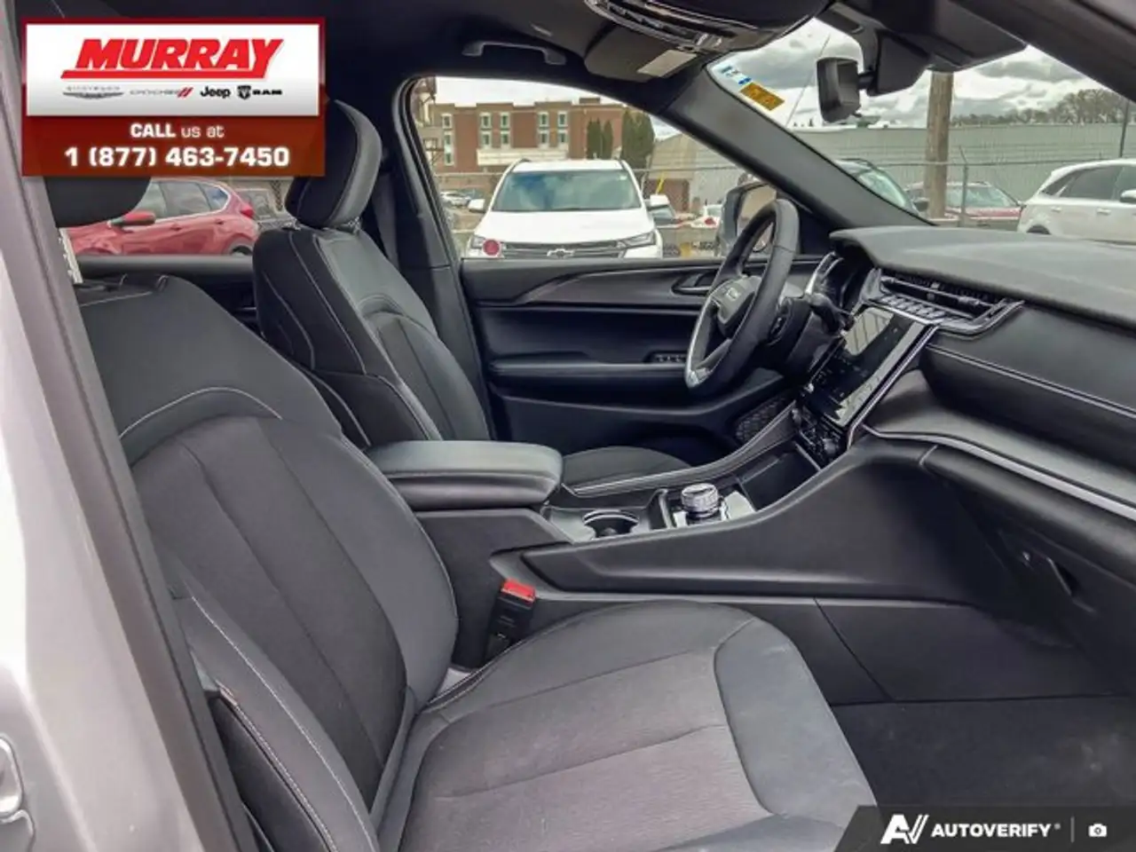 Jeep Grand Cherokee - Image 22