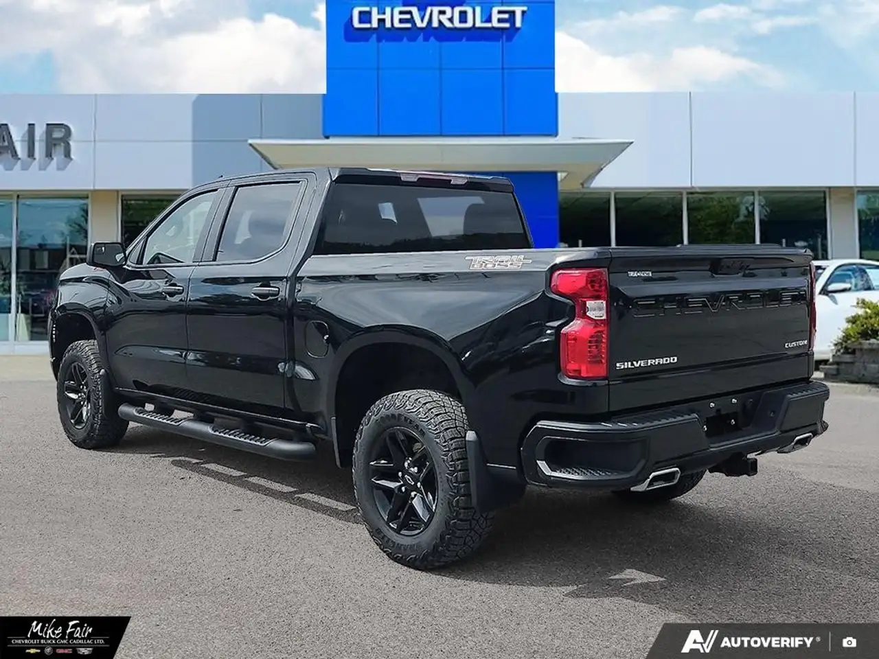 Chevrolet Silverado 1500 - Image 4
