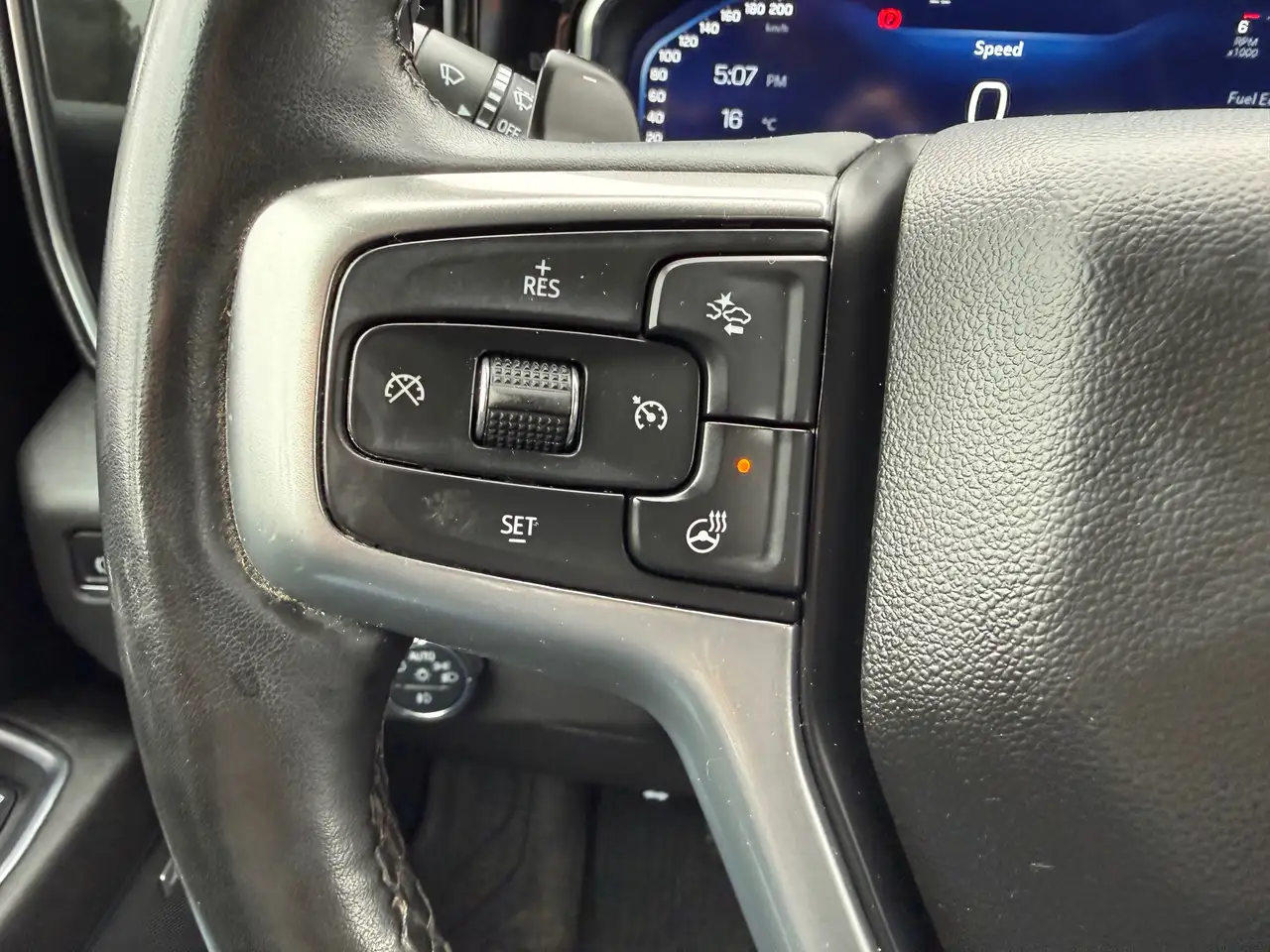 Chevrolet Silverado 1500 - Image 17