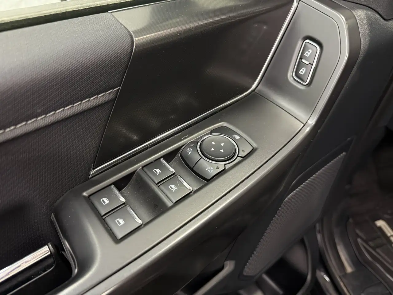 Ford F-150 - Image 20