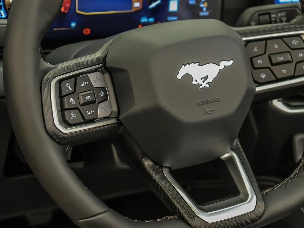 Ford Mustang - Image 11