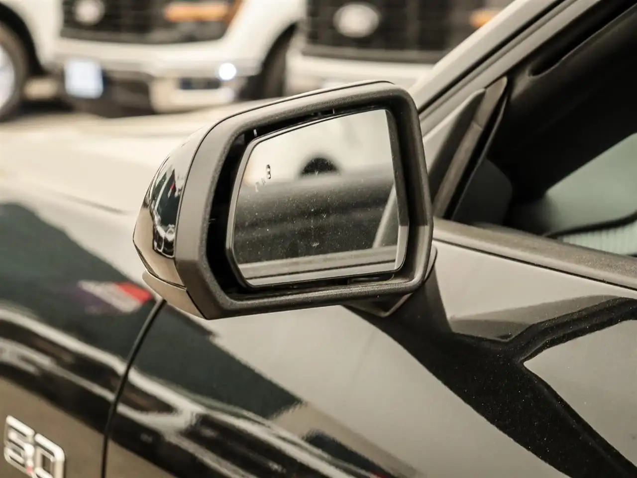 Ford Mustang - Image 7