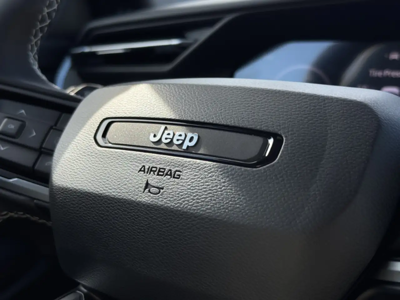Jeep Cherokee - Image 14