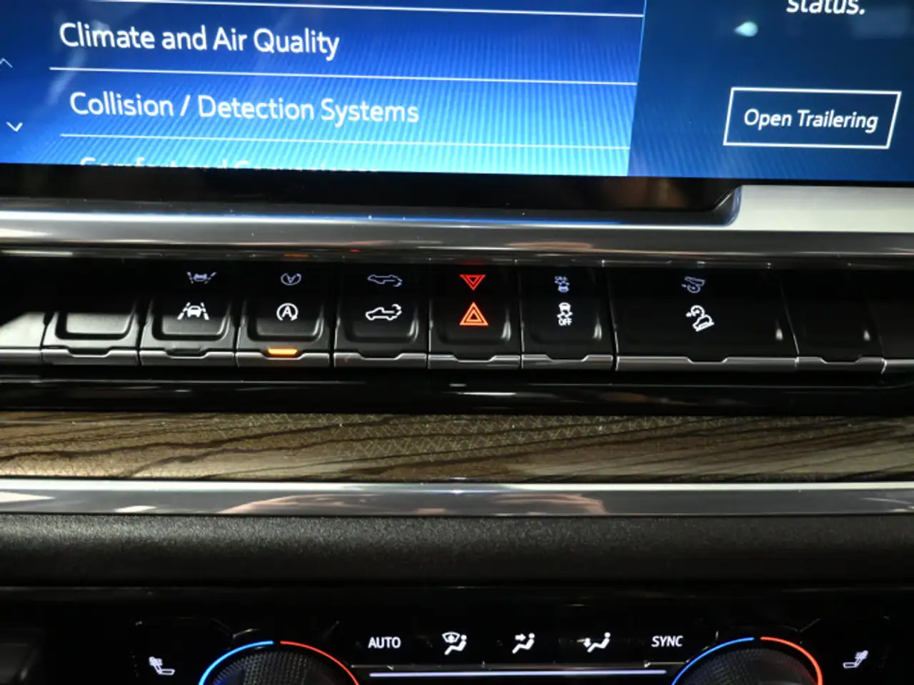Chevrolet Silverado 1500 - Image 21
