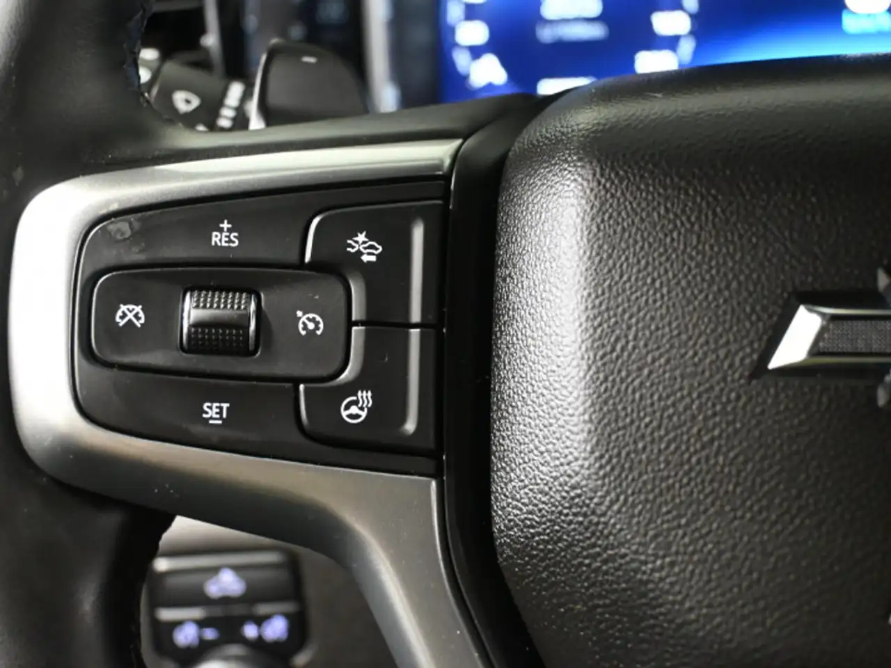 Chevrolet Silverado 1500 - Image 15