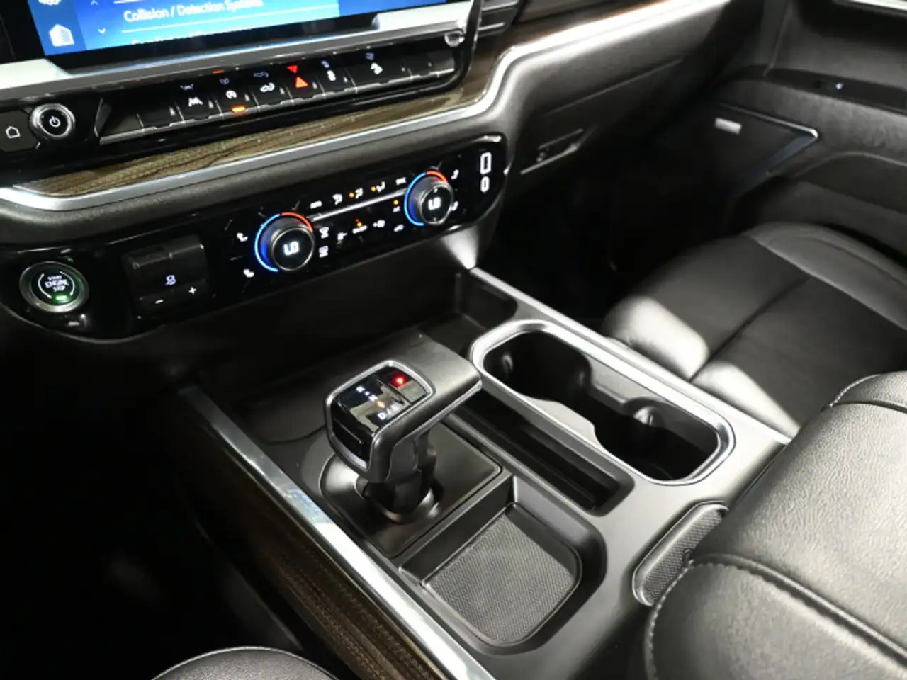 Chevrolet Silverado 1500 - Image 23