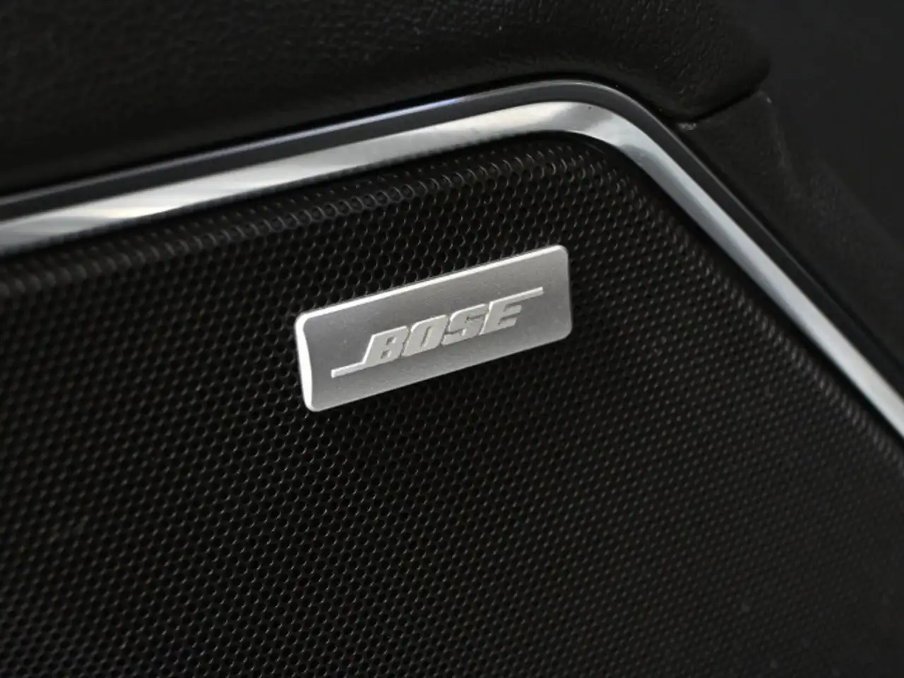 Chevrolet Silverado 1500 - Image 12