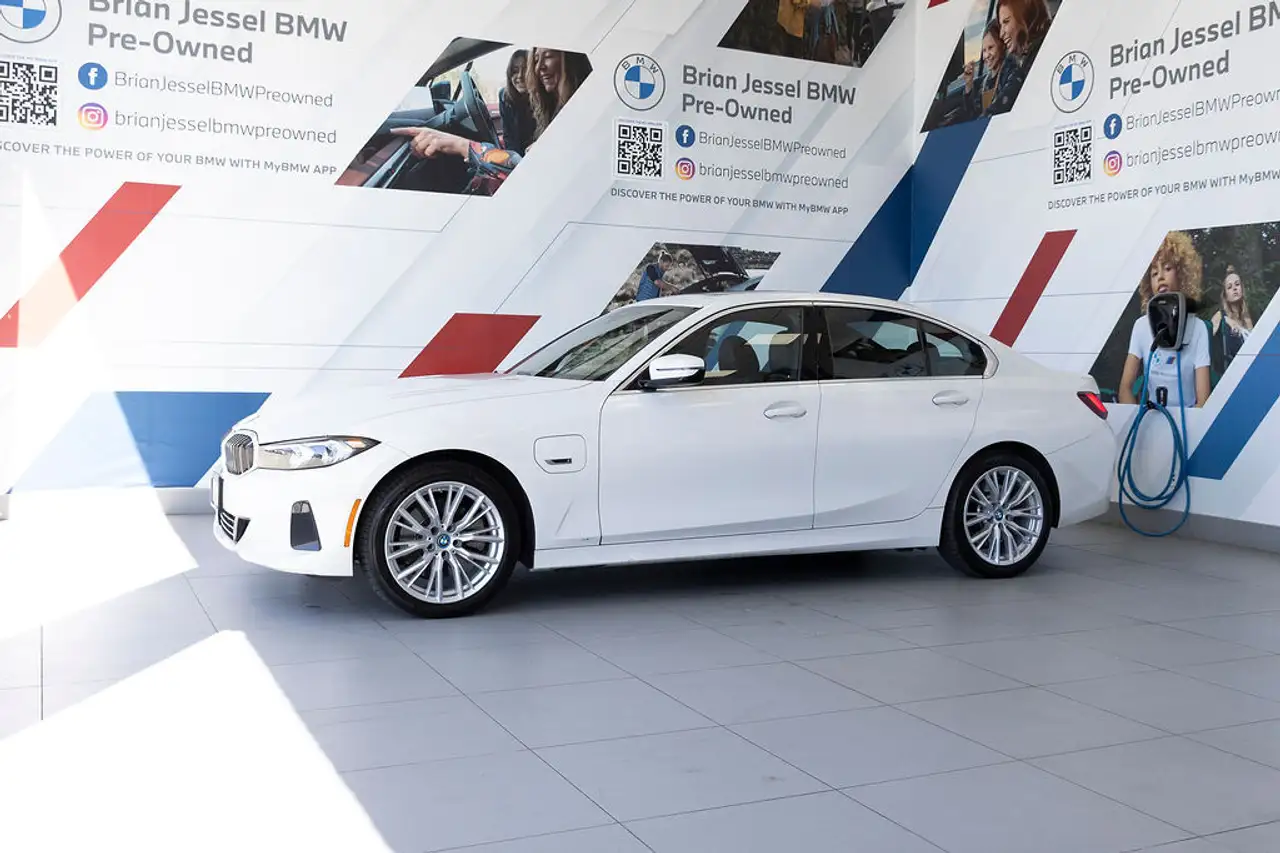 BMW 3 Series - Image 5