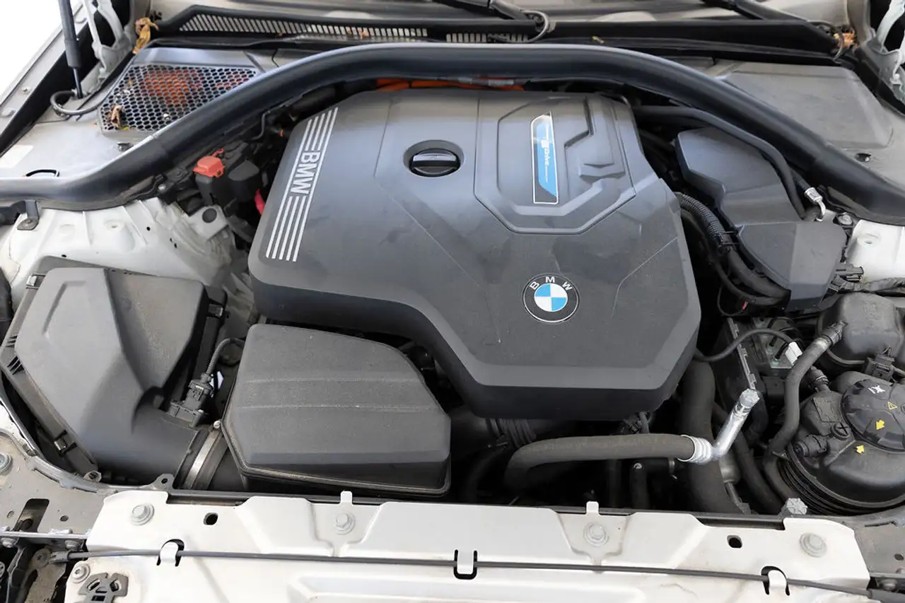 BMW 3 Series - Image 29