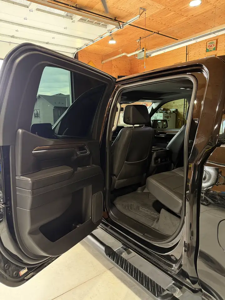 Chevrolet Silverado 1500 - Image 11