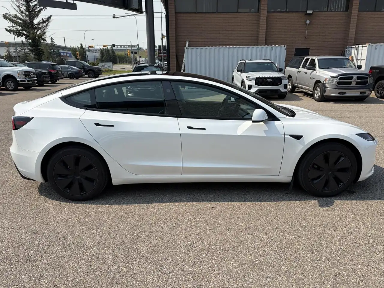 Tesla Model 3 - Image 4