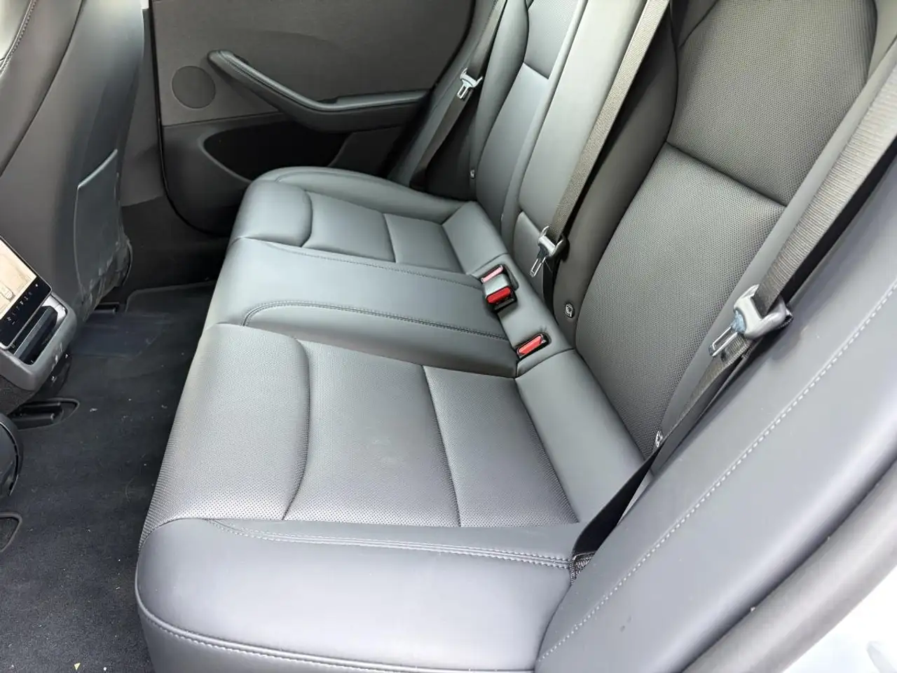 Tesla Model 3 - Image 11