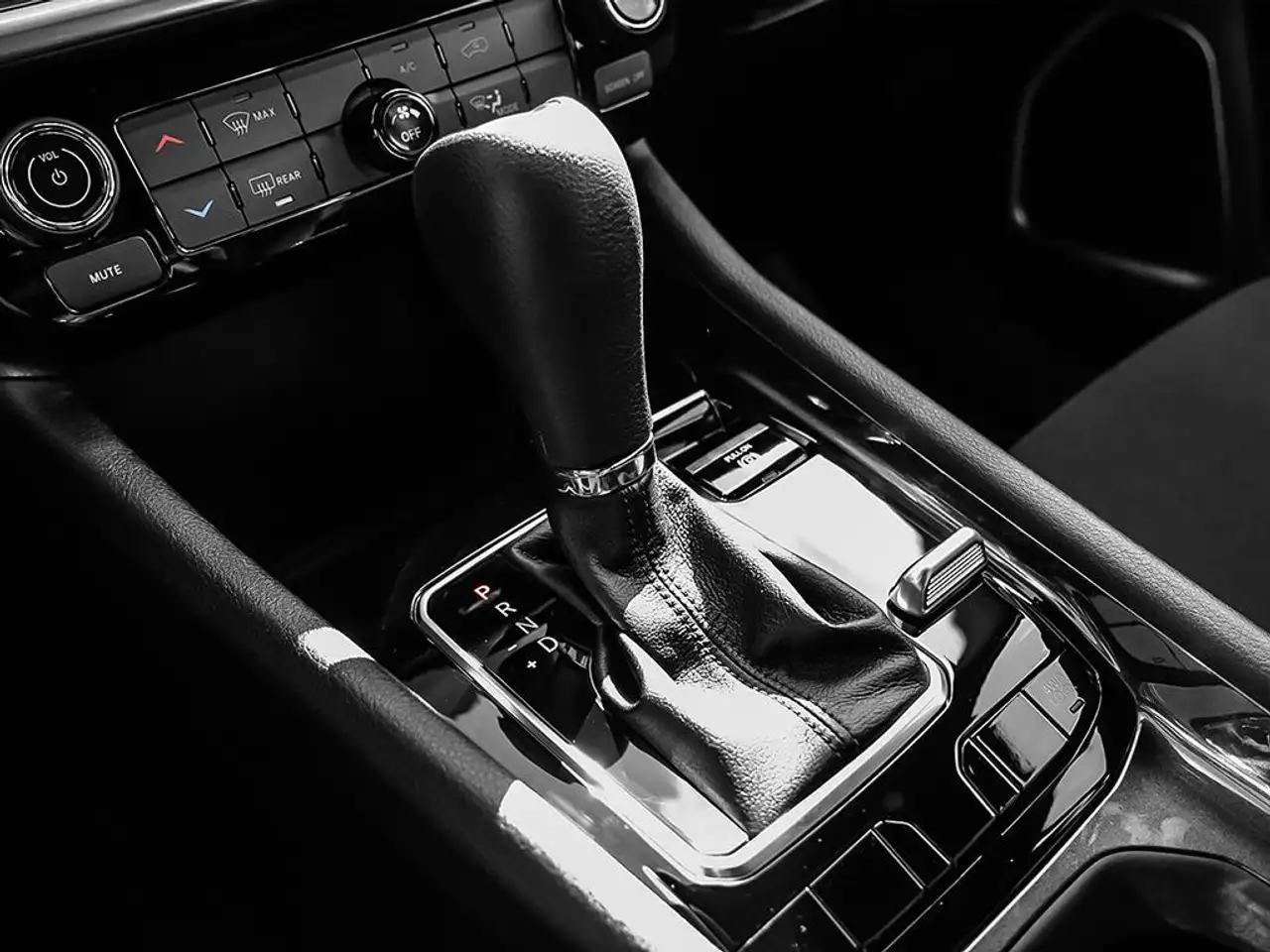 Jeep Compass - Image 17