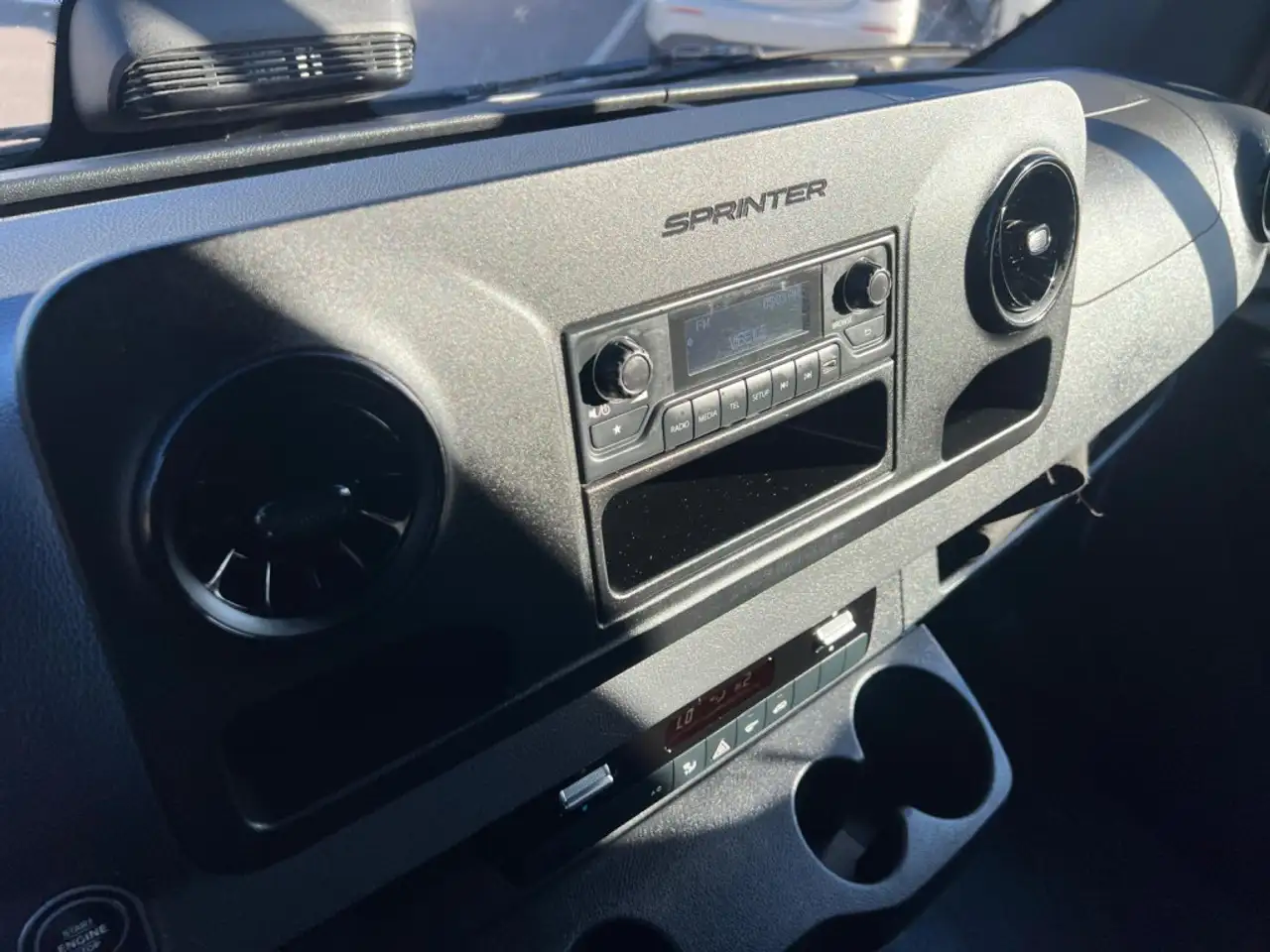Mercedes-Benz Sprinter - Image 24