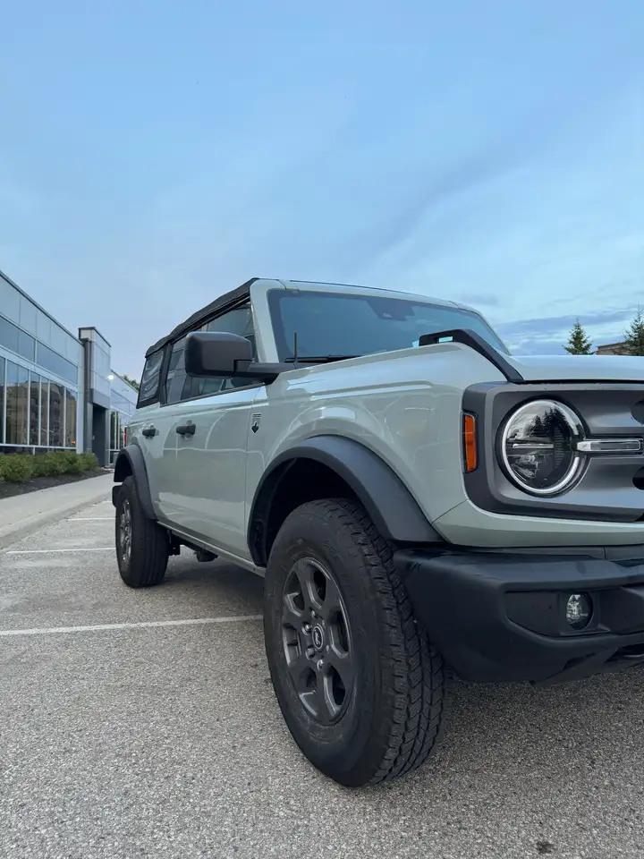 Ford Bronco - Image 4