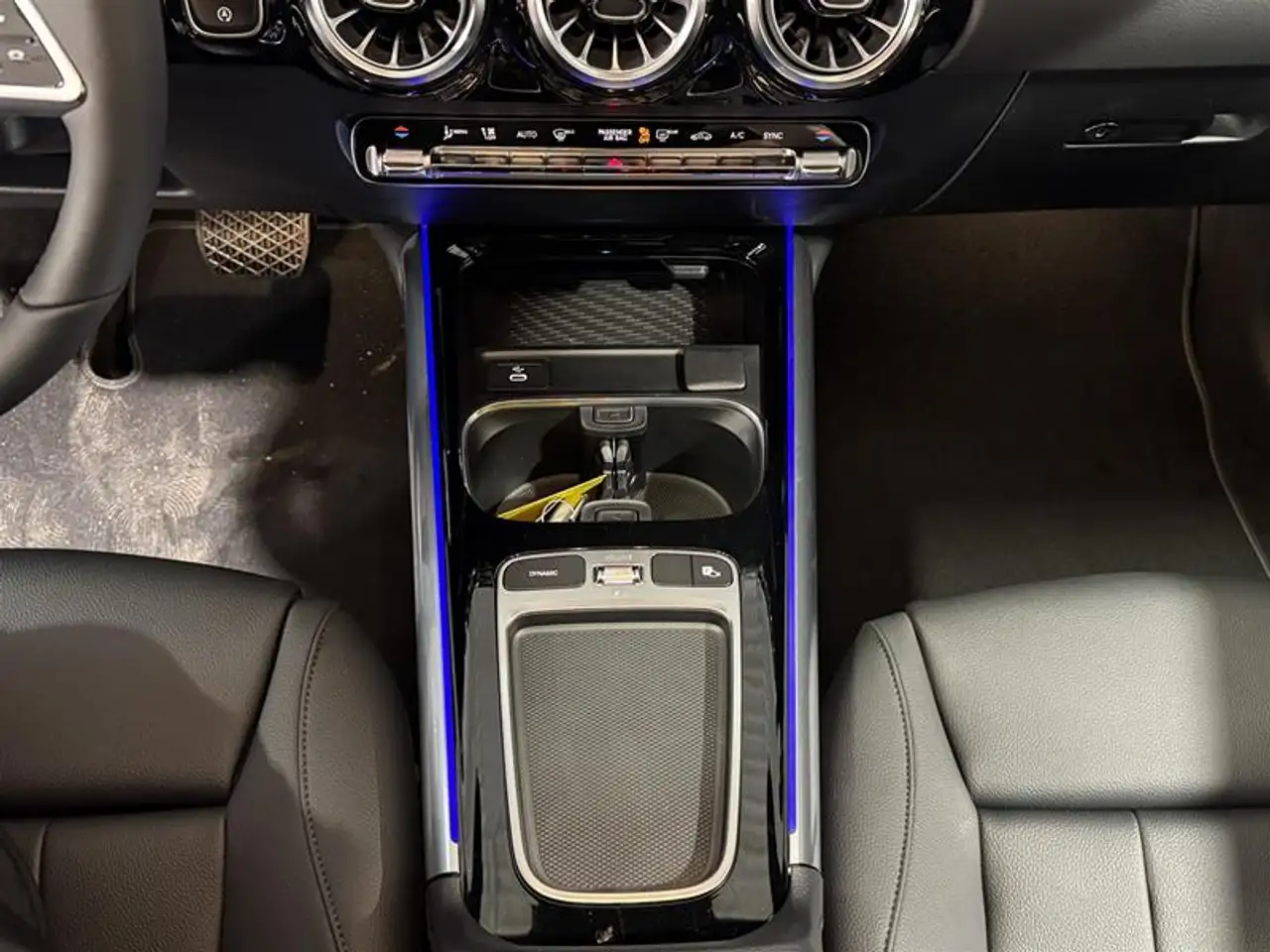 Mercedes-Benz GLA - Image 11